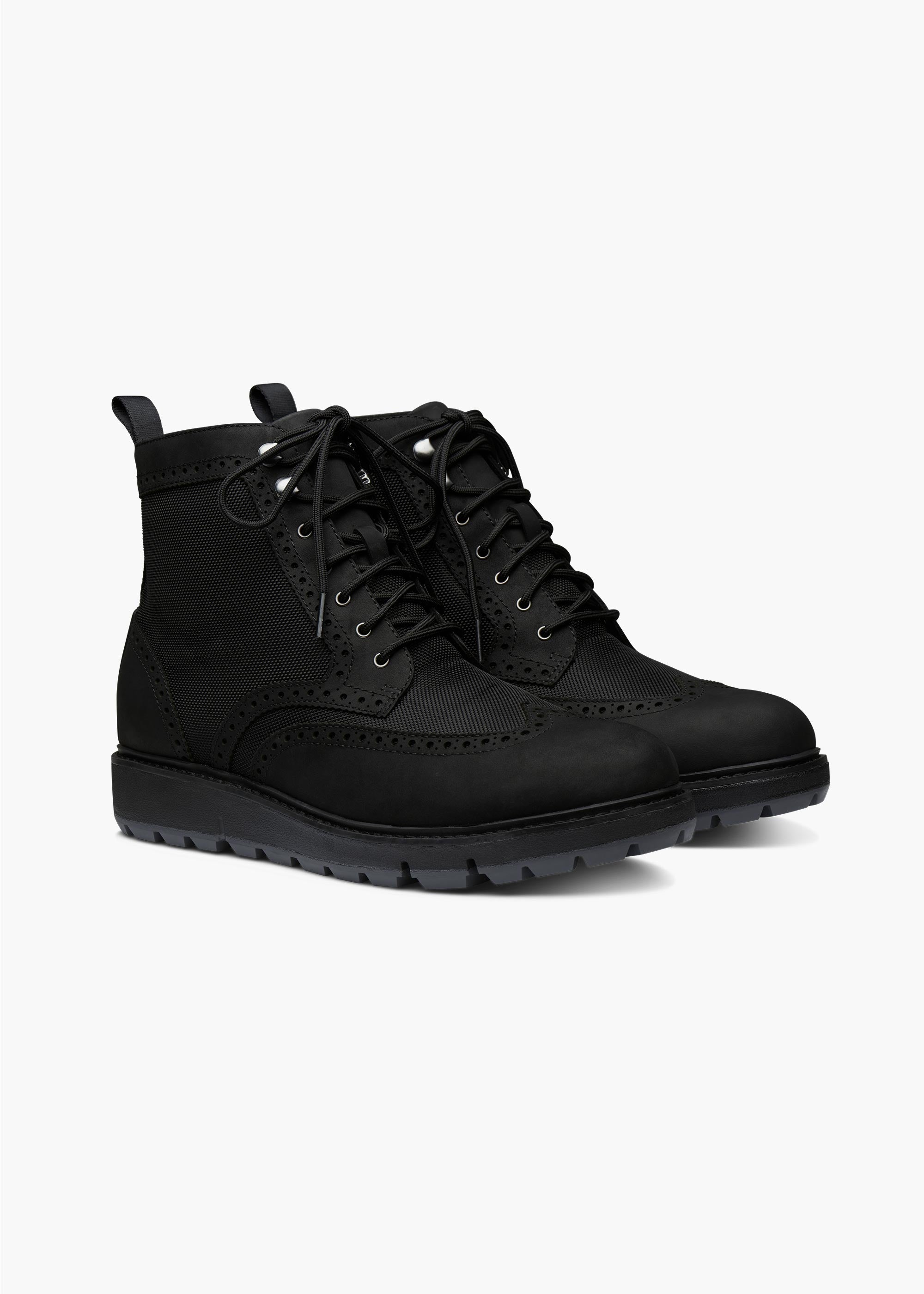 Vigo Boot - background::white,variant::Black