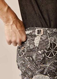 Kyst Swim Trunk (5” Inseam) - background::white,variant::Poseidon Black